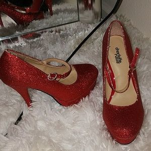 Sparkly red pumps