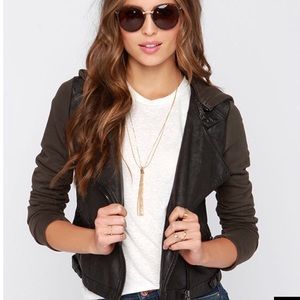 Practical attitude brown and black Lulu’s jacket