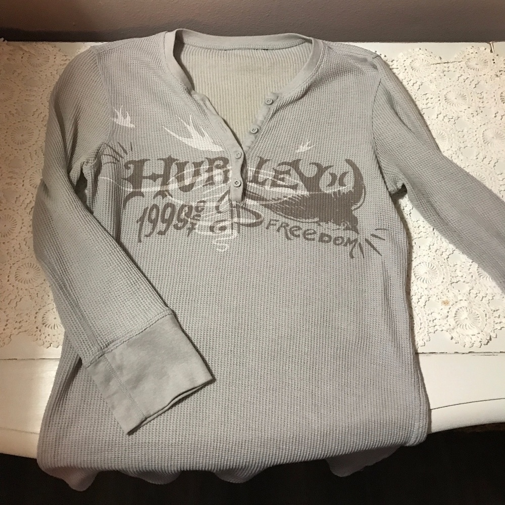 Hurley 3/4 Sleeve Top