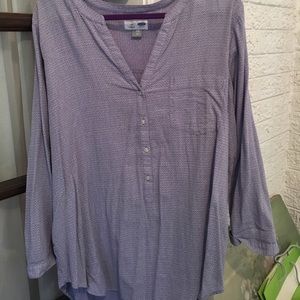 Cute tunic top with buttons.