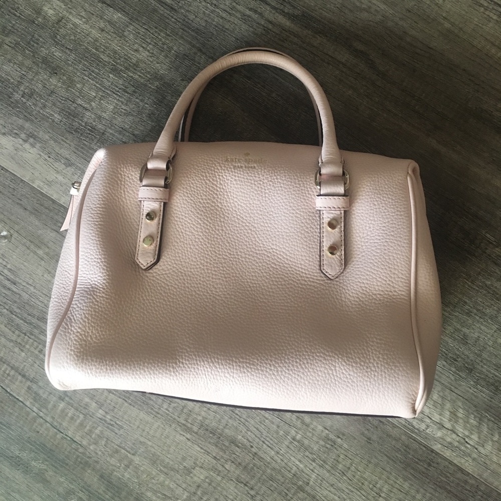 • Kate Spade Handbag •