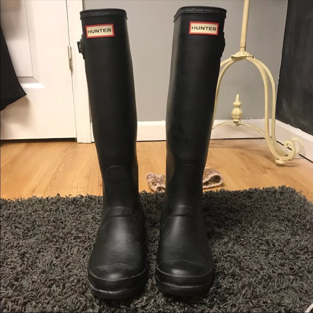 Matte black hunter boots‼️