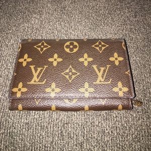 Louis Vuitton wallet- look alike