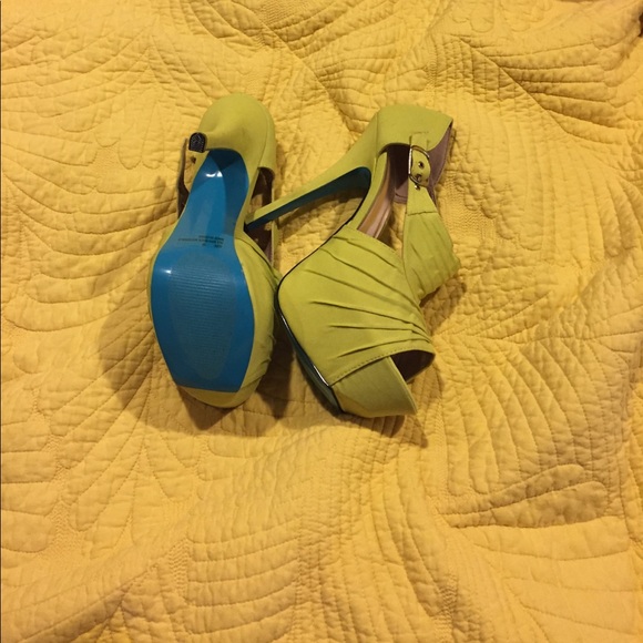 Lime/bright yellow and turquoise platform heels - Picture 2 of 3