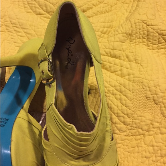 Lime/bright yellow and turquoise platform heels - Picture 3 of 3