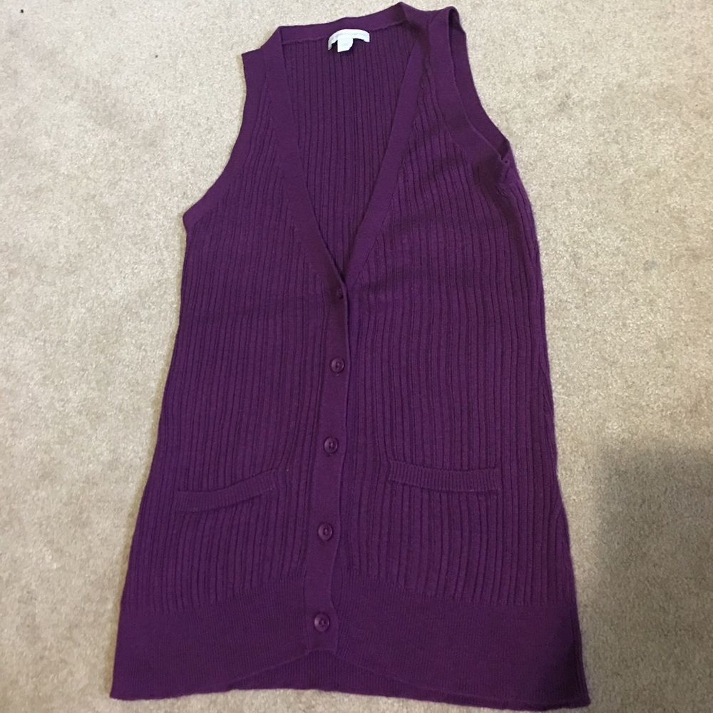 Sleeveless sweater vest