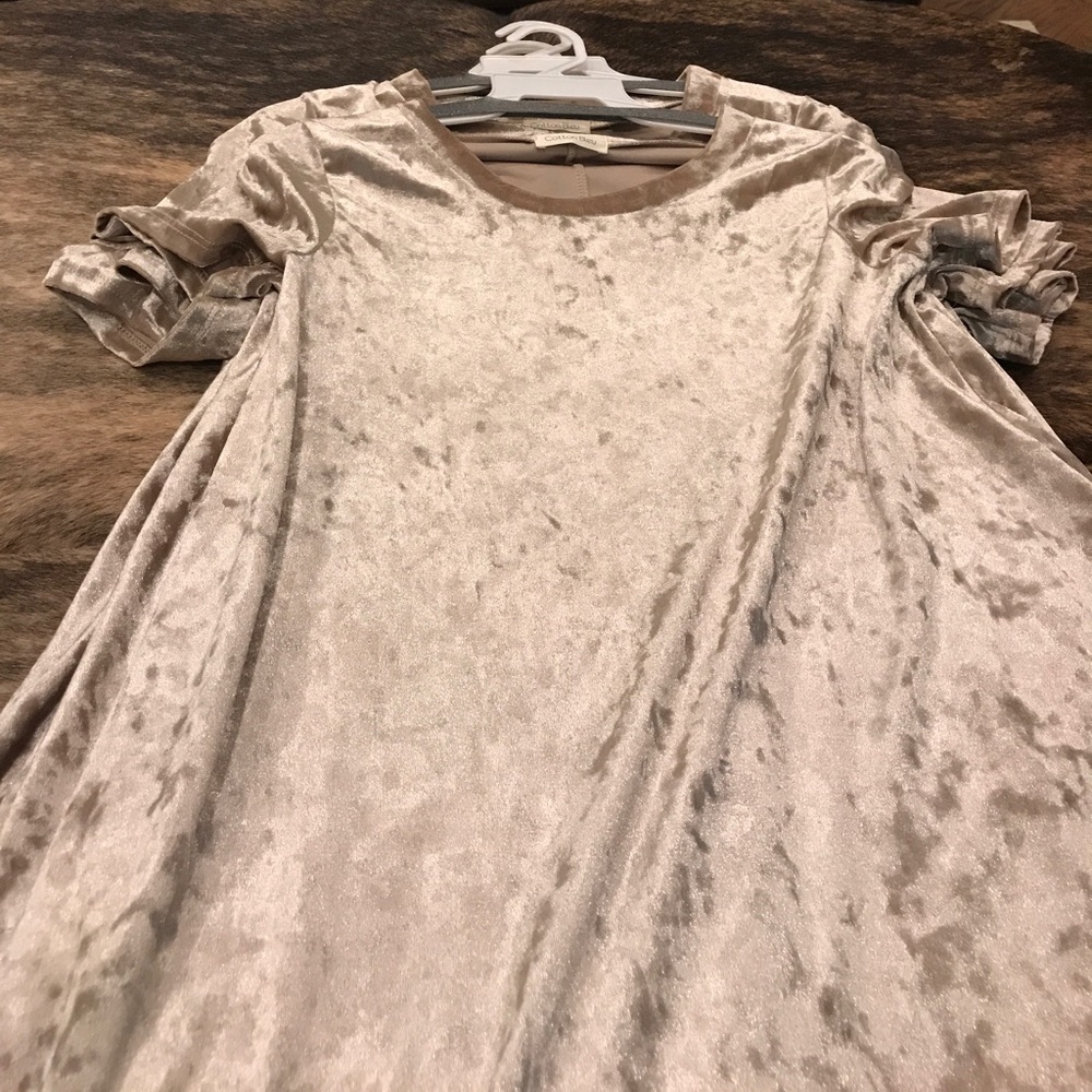 (1 small left) Crushed Velvet Mini Shift Dress - Picture 5 of 8