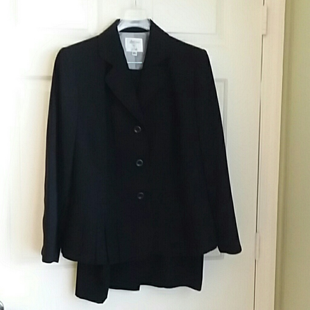 Le Suit 2-piece suit