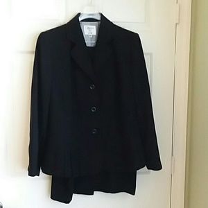 Le Suit 2-piece suit