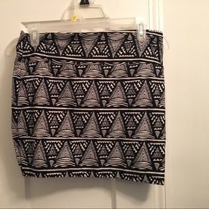 Rue 21 patterned black skirt