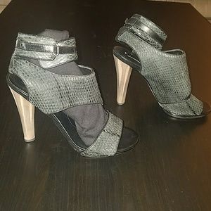 BCBGMaxAzria Black leather snakeskin heels