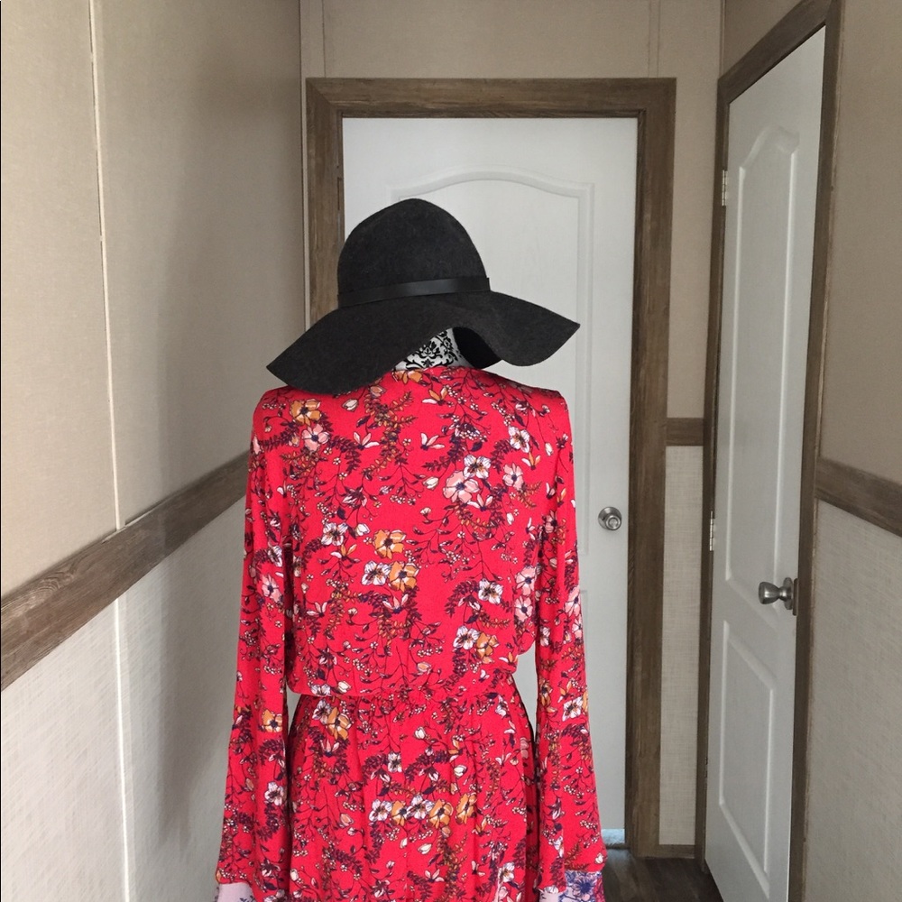 NWT Double Bell Sleeve Romper - Picture 4 of 6