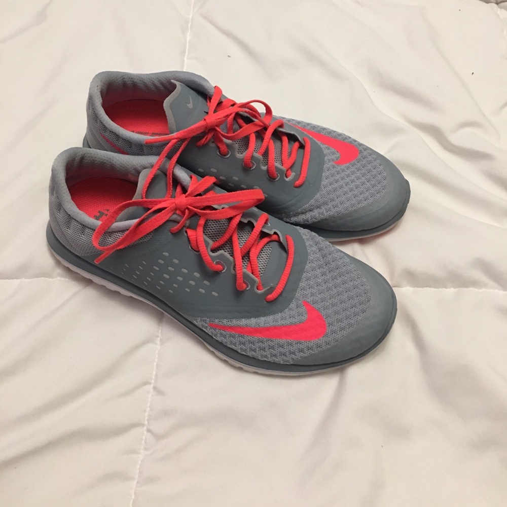 Nike tennis shoes