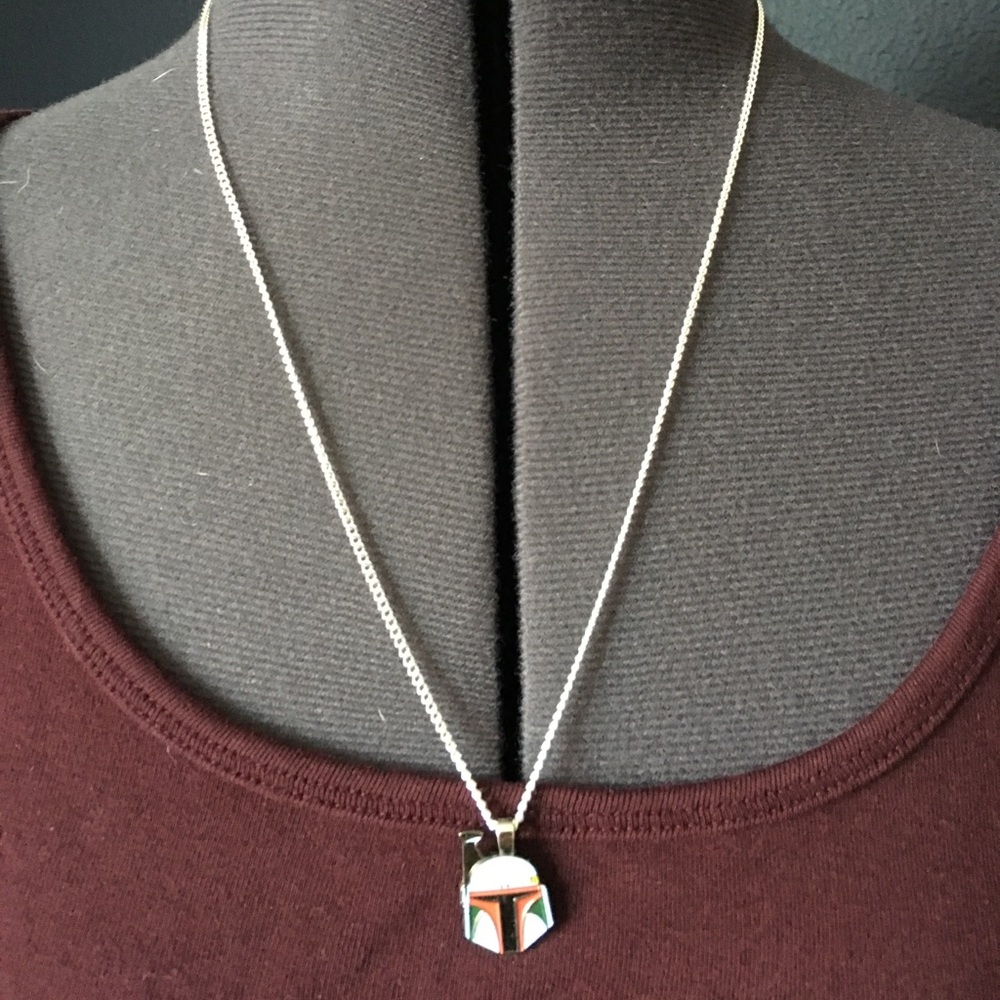⬇️: Star Wars necklaces!
