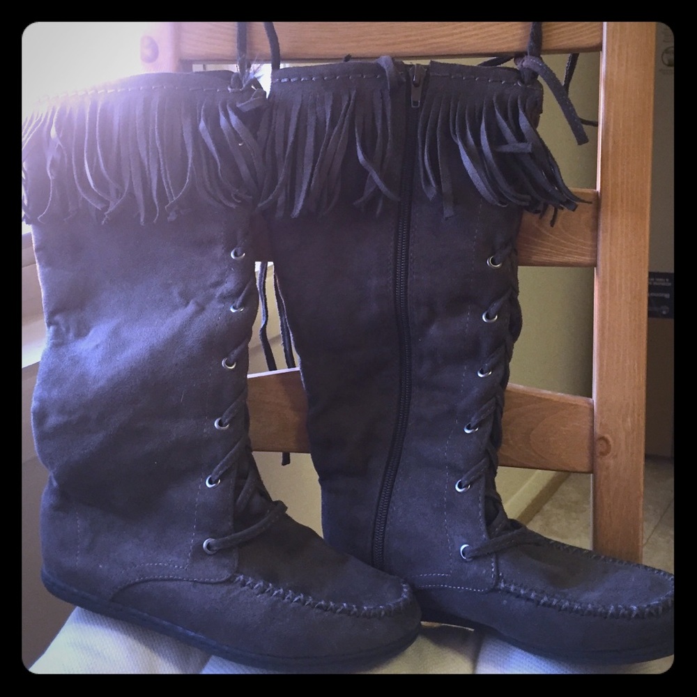 Suede fringe boots