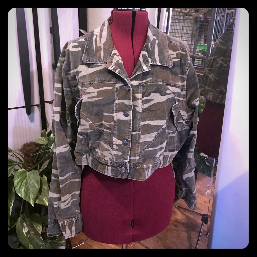 Camo Half Jacket
