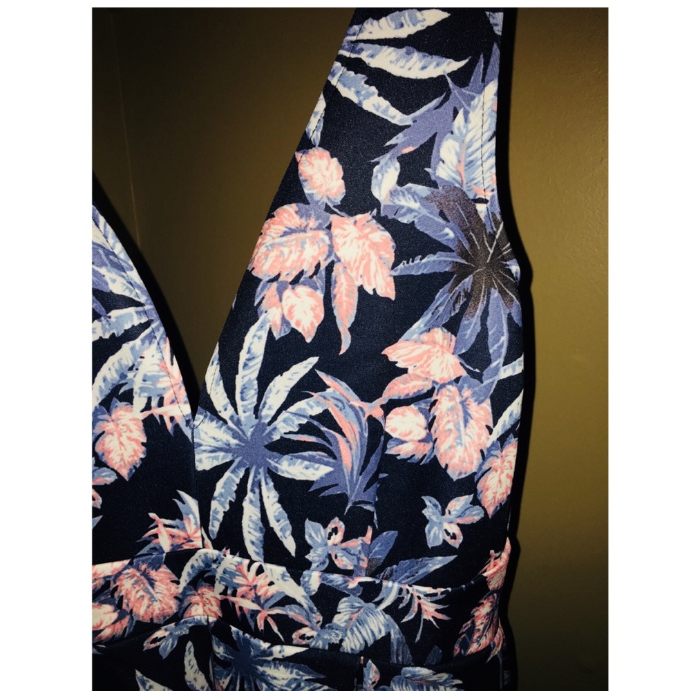 Never worn. - Picture 2 of 3