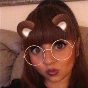 Meet your Posher, Damaris