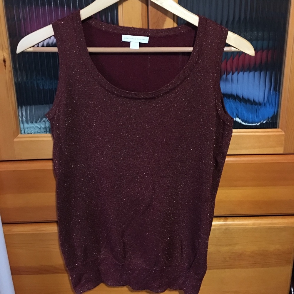 Burgundy and gold. Sleeveless crew neck sweater