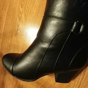 Boots DISCOUNTED SHIPPING
