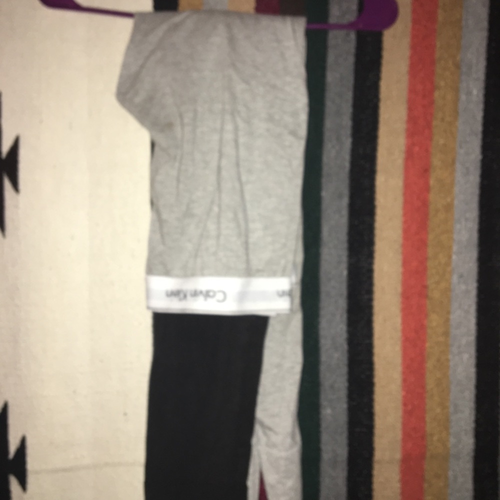 2 pairs of Calvin Klein leggings