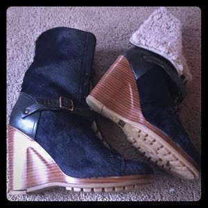 NWOT UGG CalfSkin Lace up Fold Down Wedge Boots