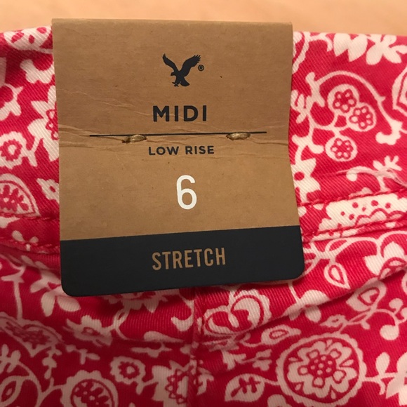 American Eagle pink floral shorts - Picture 4 of 4