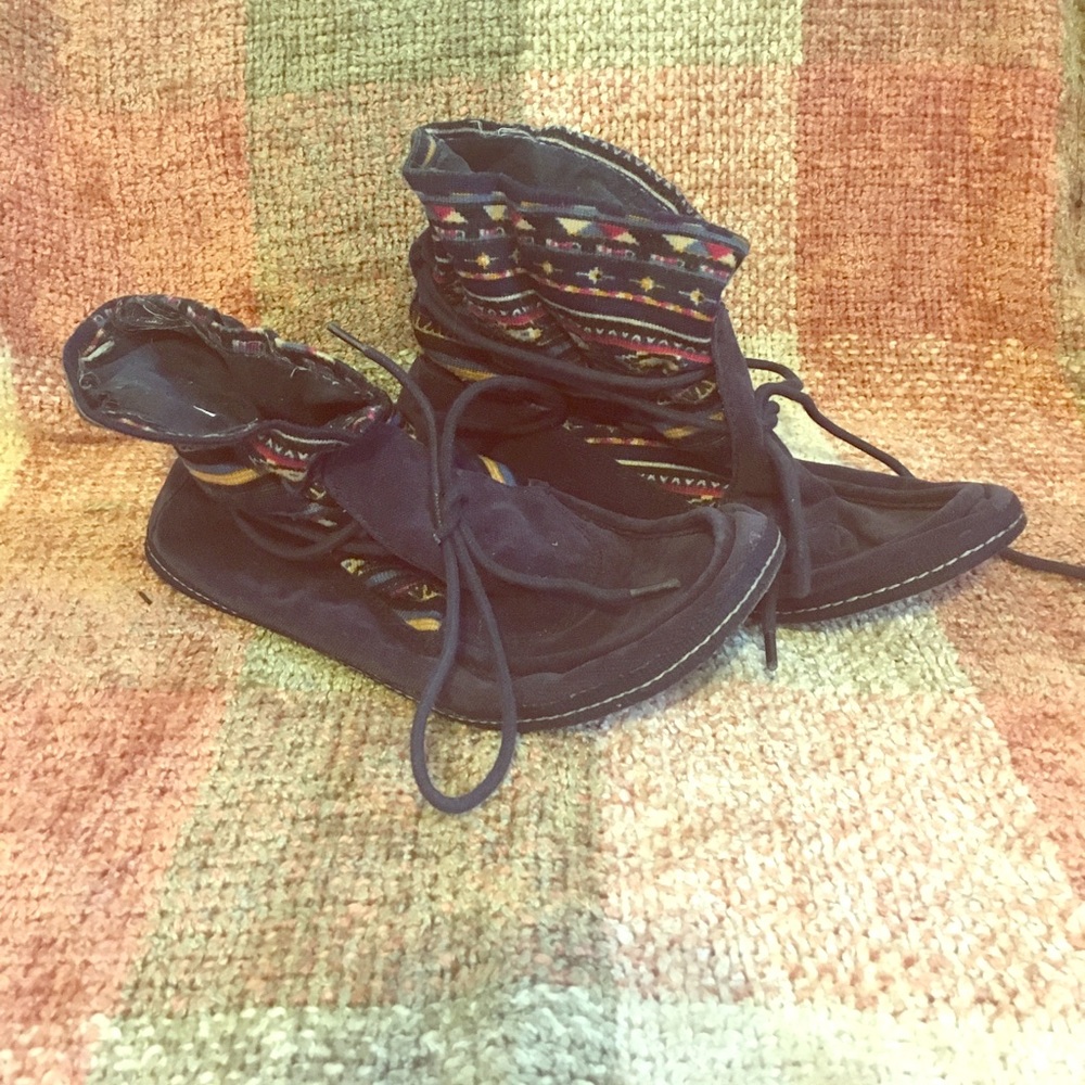 Navy blue aztec soft boots