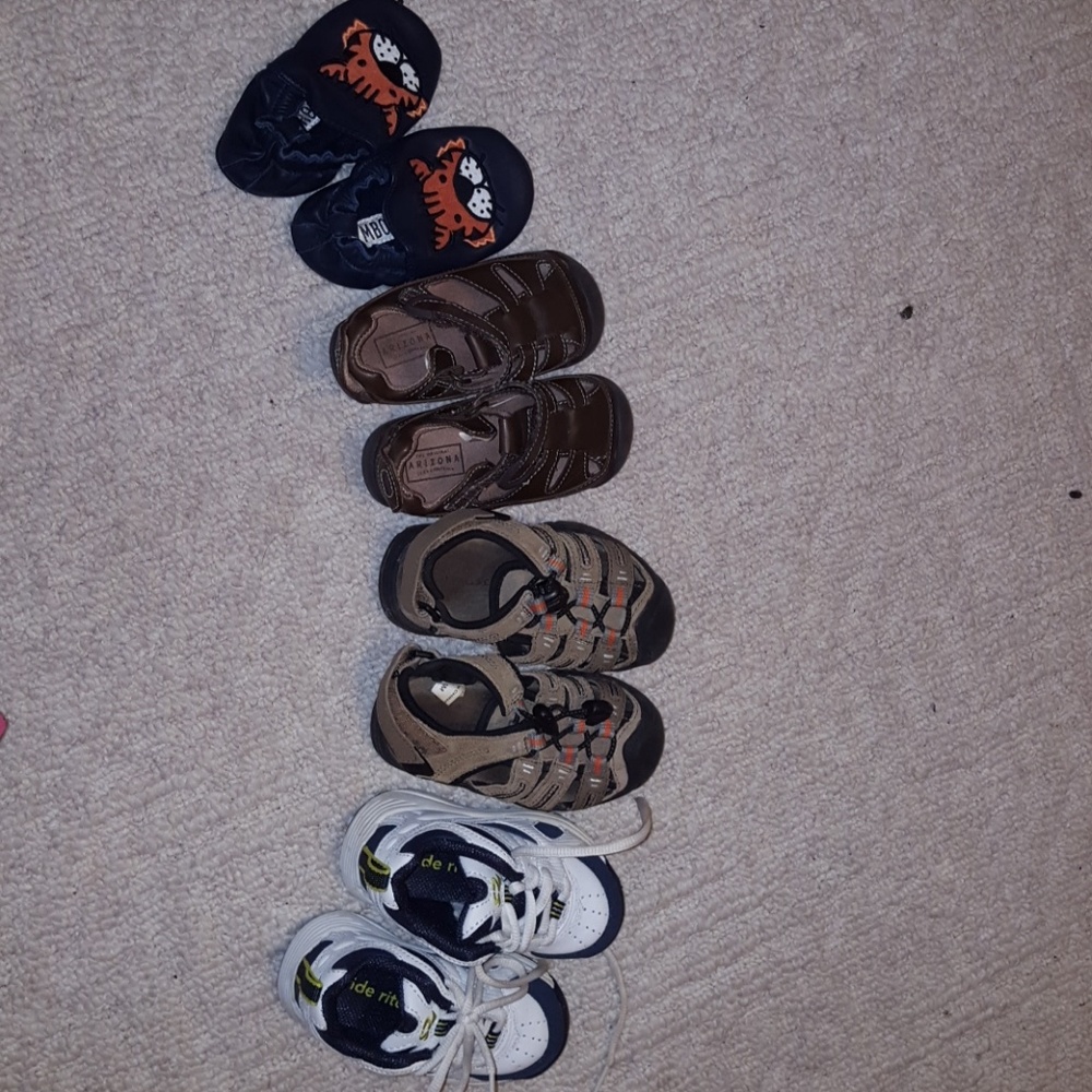 shoes, in order size 0-3 mo, 4 mo, 6mo, 5.5 mo