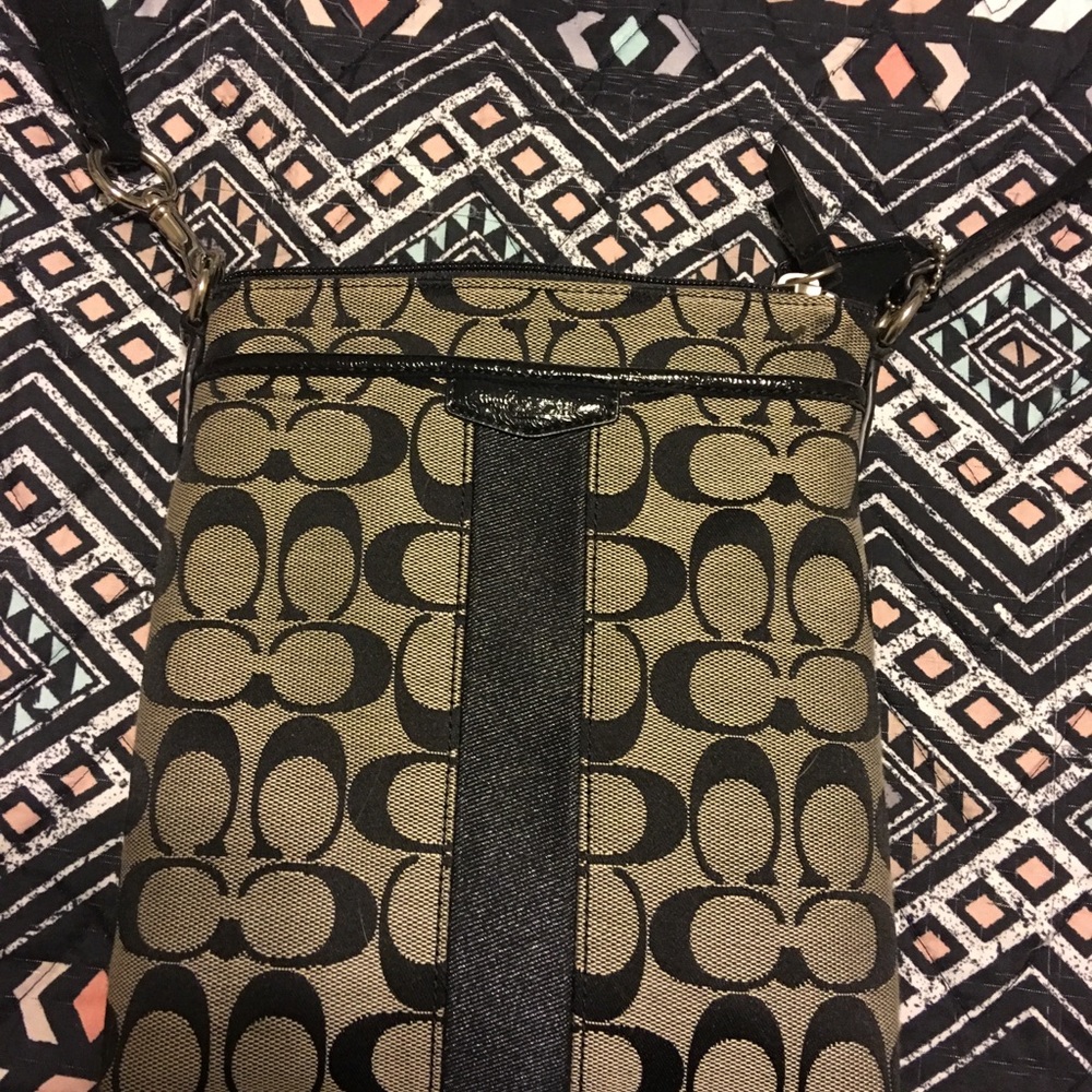 Coach crossbody purse.