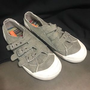 Rocket Dog canvas slip on tennis shoes size 11