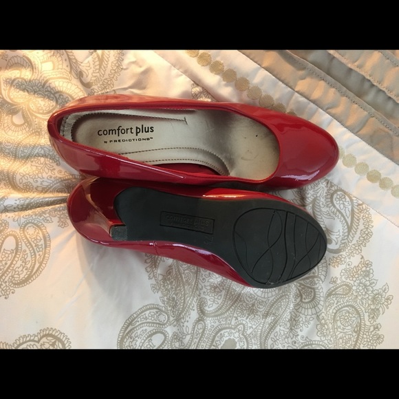 Red heels - Picture 2 of 3