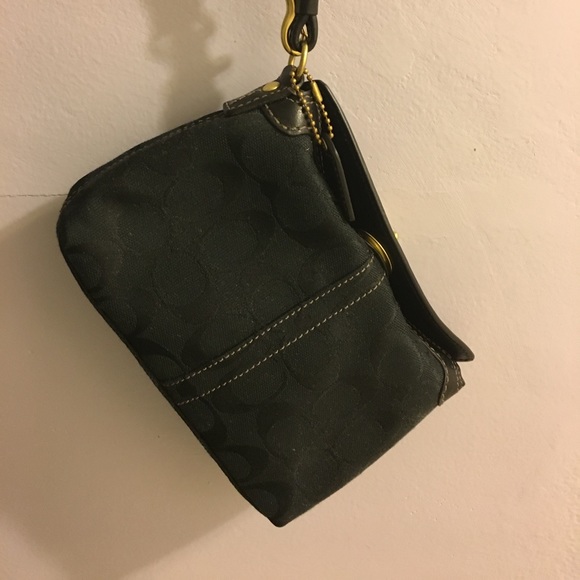 Coach Wristlet - blk - Picture 2 of 4