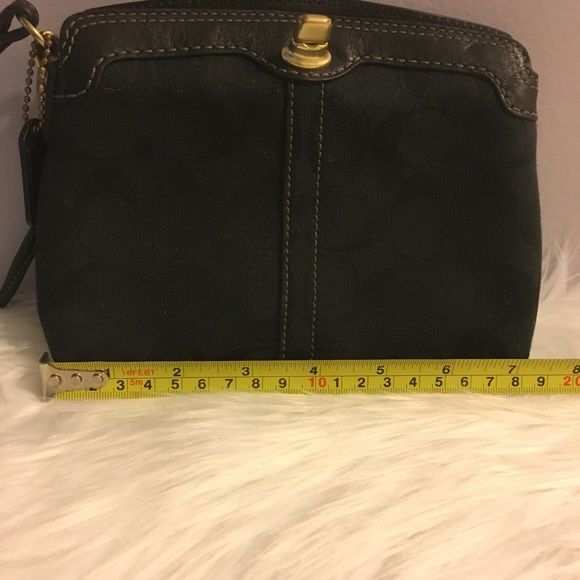 Coach Wristlet - blk - Picture 4 of 4