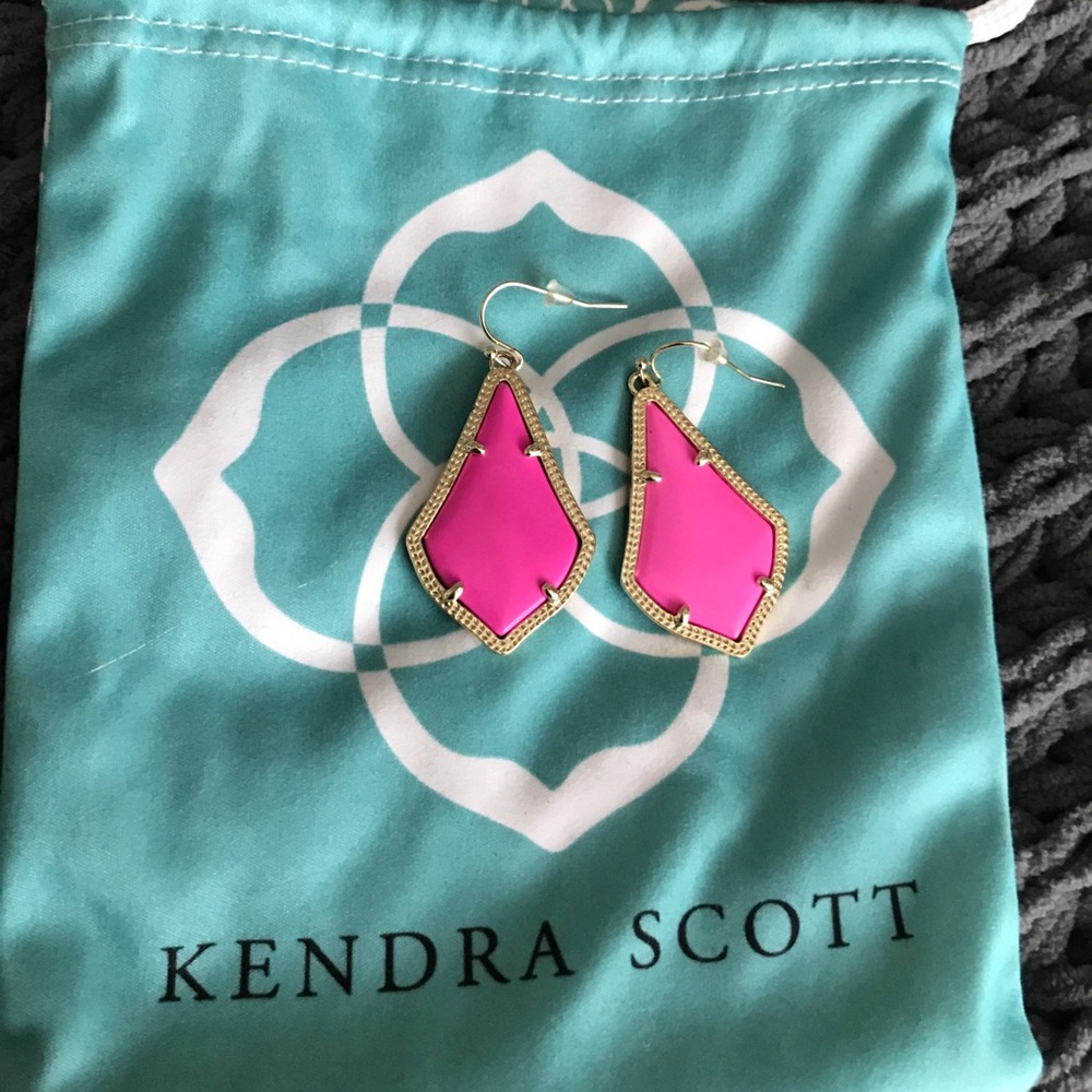 Kendra Scott “Alex” earrings in Magenta