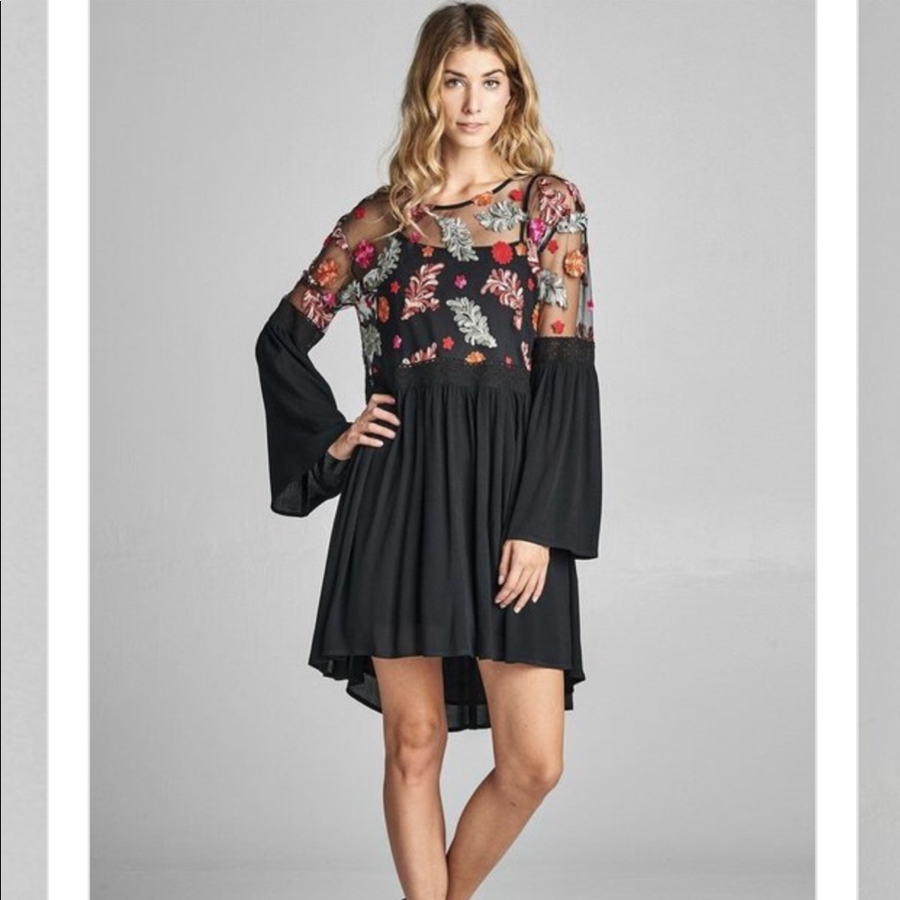 Gorgeous dress! - Picture 2 of 4
