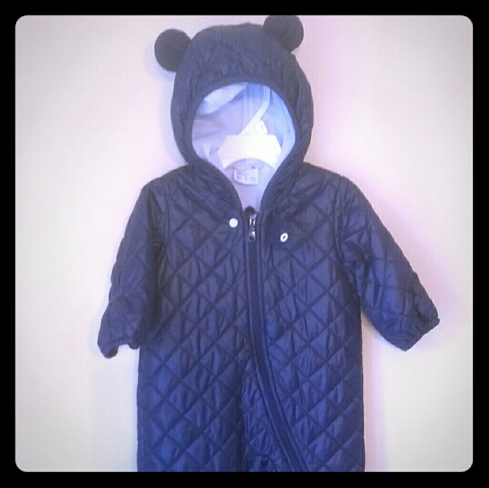 UNIQLO Down Suit sz3-6mos