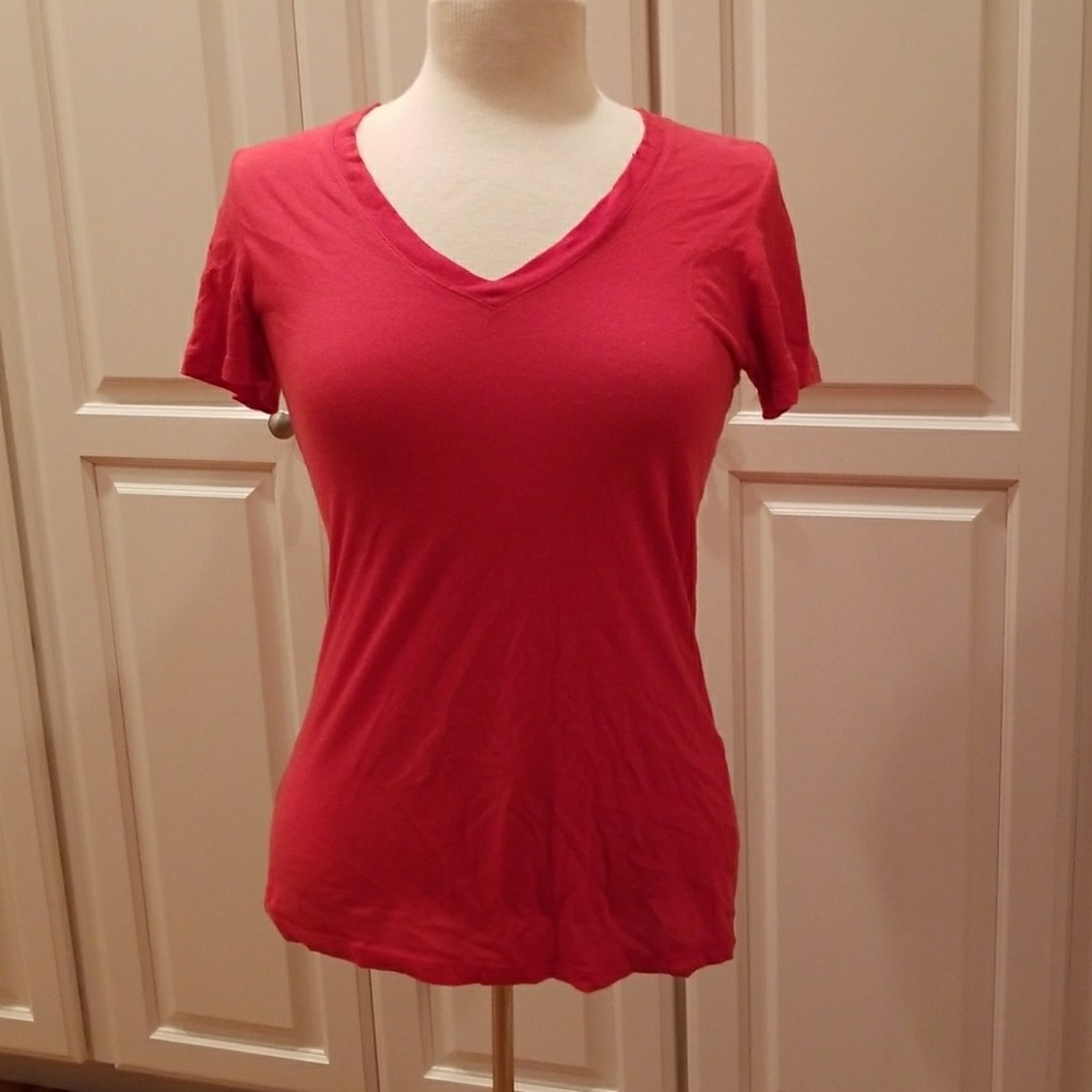 Nollie casual soft red V-neck tee