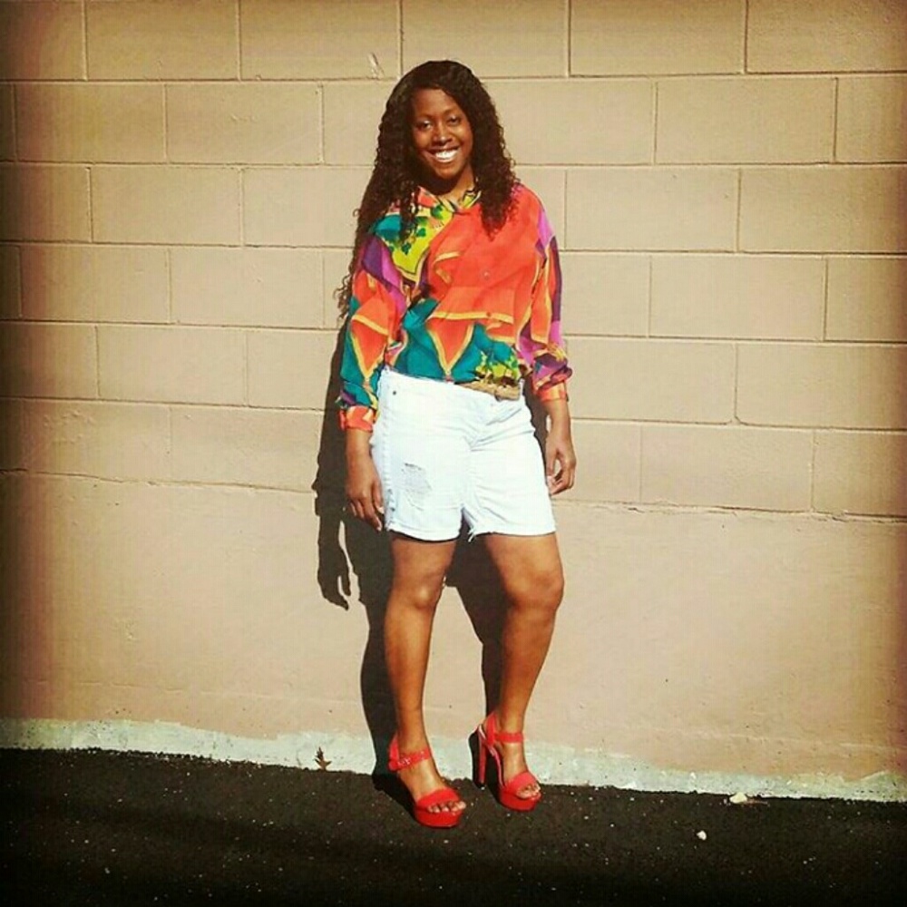 Size 8 ( fits like a large ) multi colored shirt