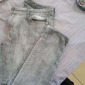 Hardly used denim pants. Great condition.