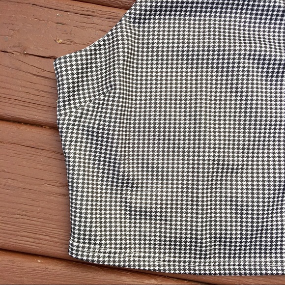 Gorgeous Black and White Crop Top - Picture 4 of 5