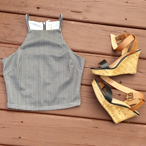 Gorgeous Black and White Crop Top - Picture 2 of 5