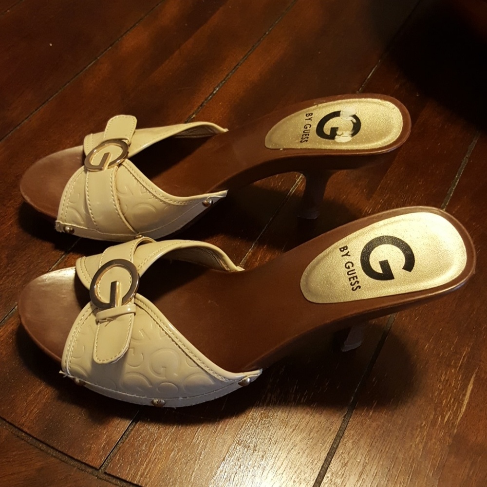 Women's shoes