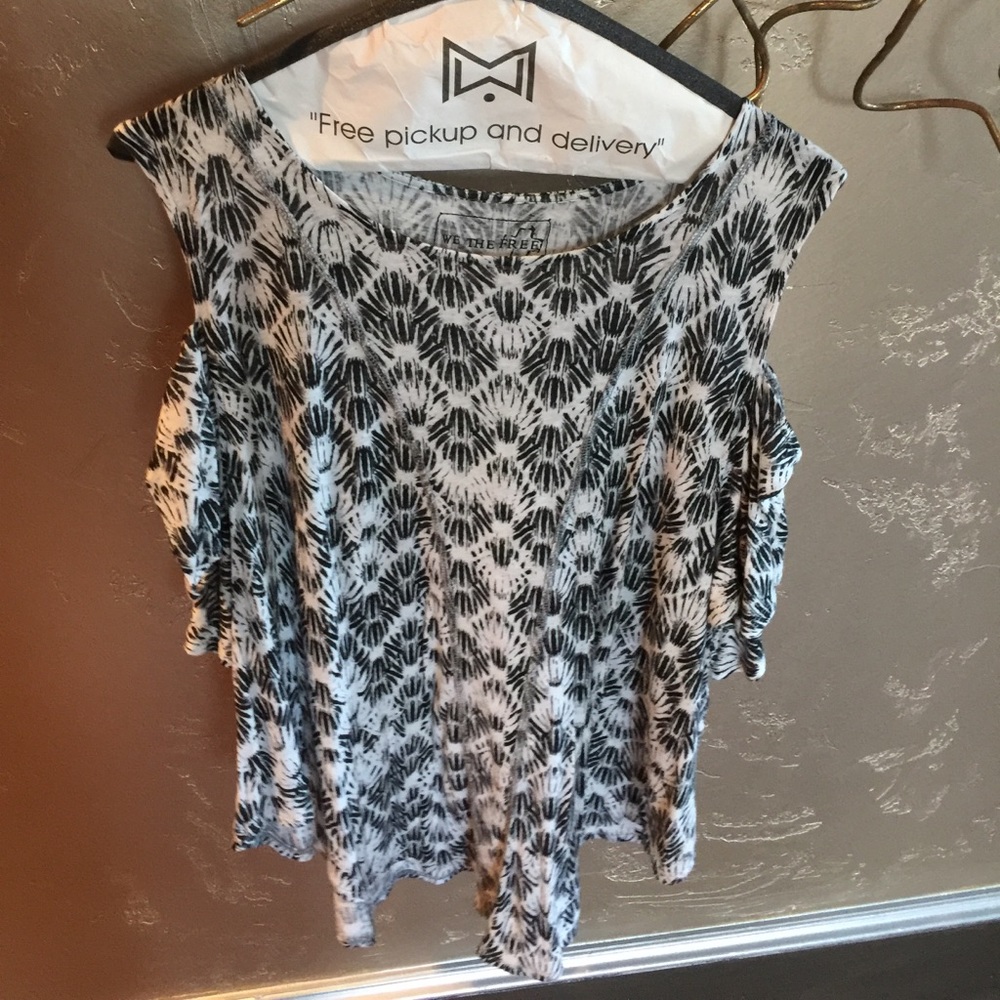Free People cold shoulder top, sz Small