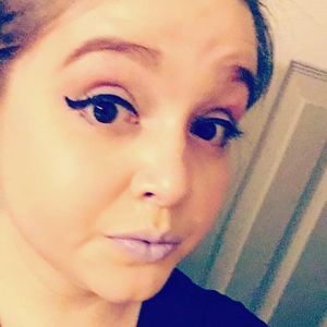 Meet your Posher, Leah