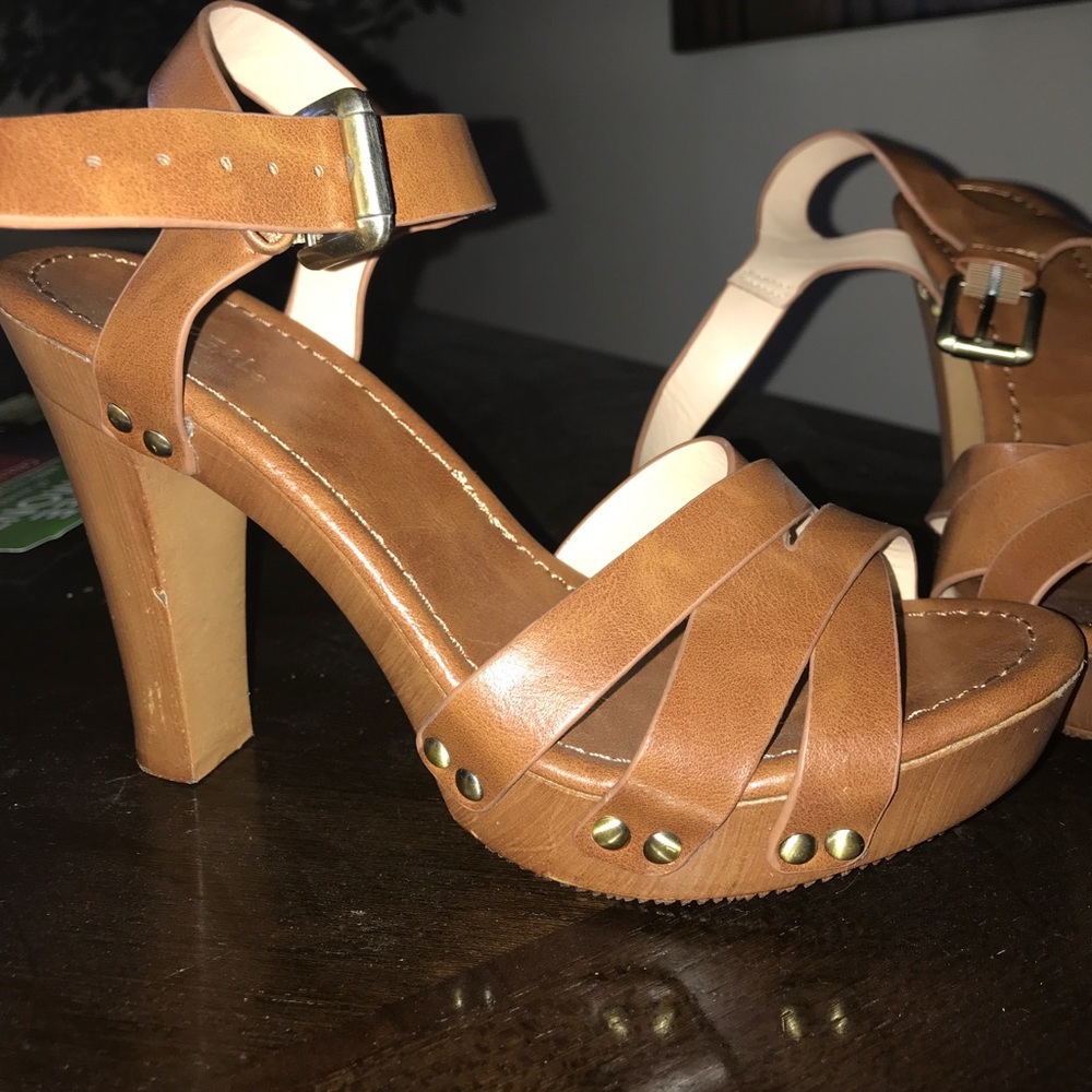 Brown X-Appeal Heels, Size 8.