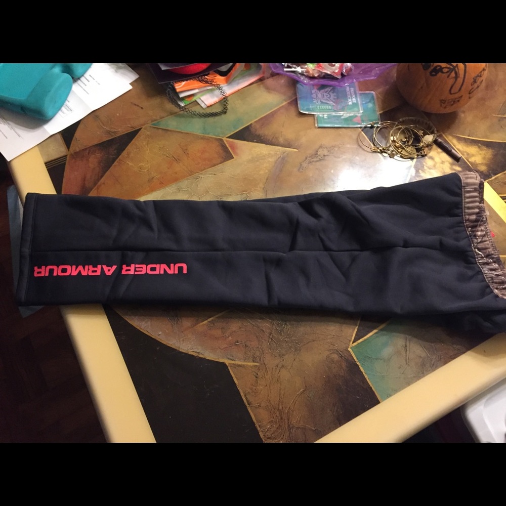Under armour youth small pants