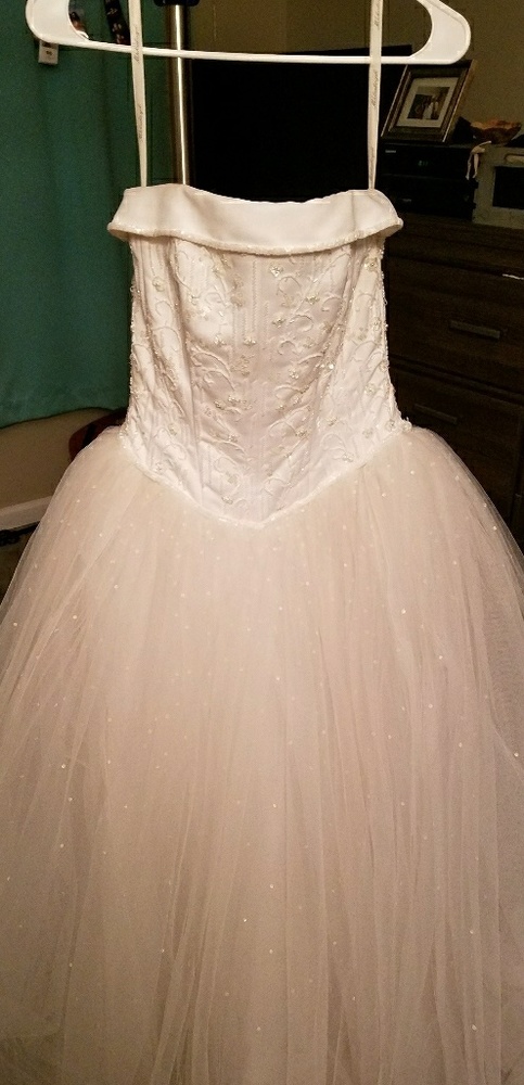 Wedding gown