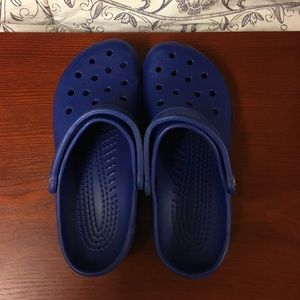 Size 9 navy blue Crocs