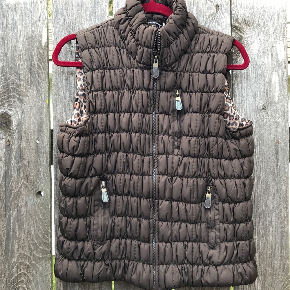 ☃️❄️NWOT Essentials by Milano quilted vest